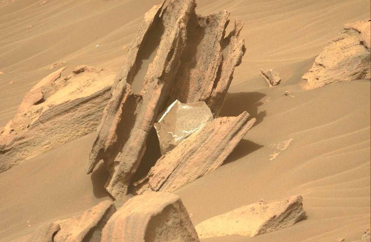 El Perseverance Encuentra Una Extraña Manta Brillante En Marte