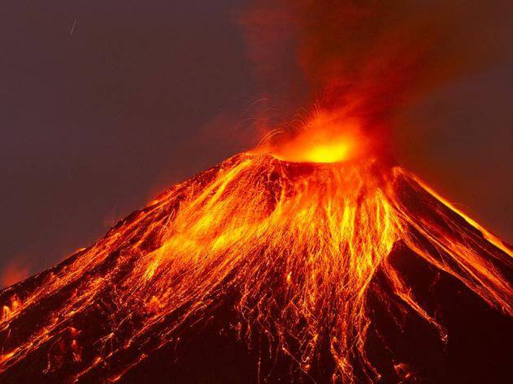 Volcán de Fuego en Guatemala registra nueva erupción (es el más activo de Centroamérica)