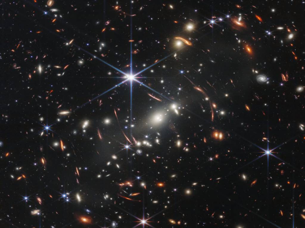 Biden presenta la primera imagen del James Webb: las galaxias del universo pasado