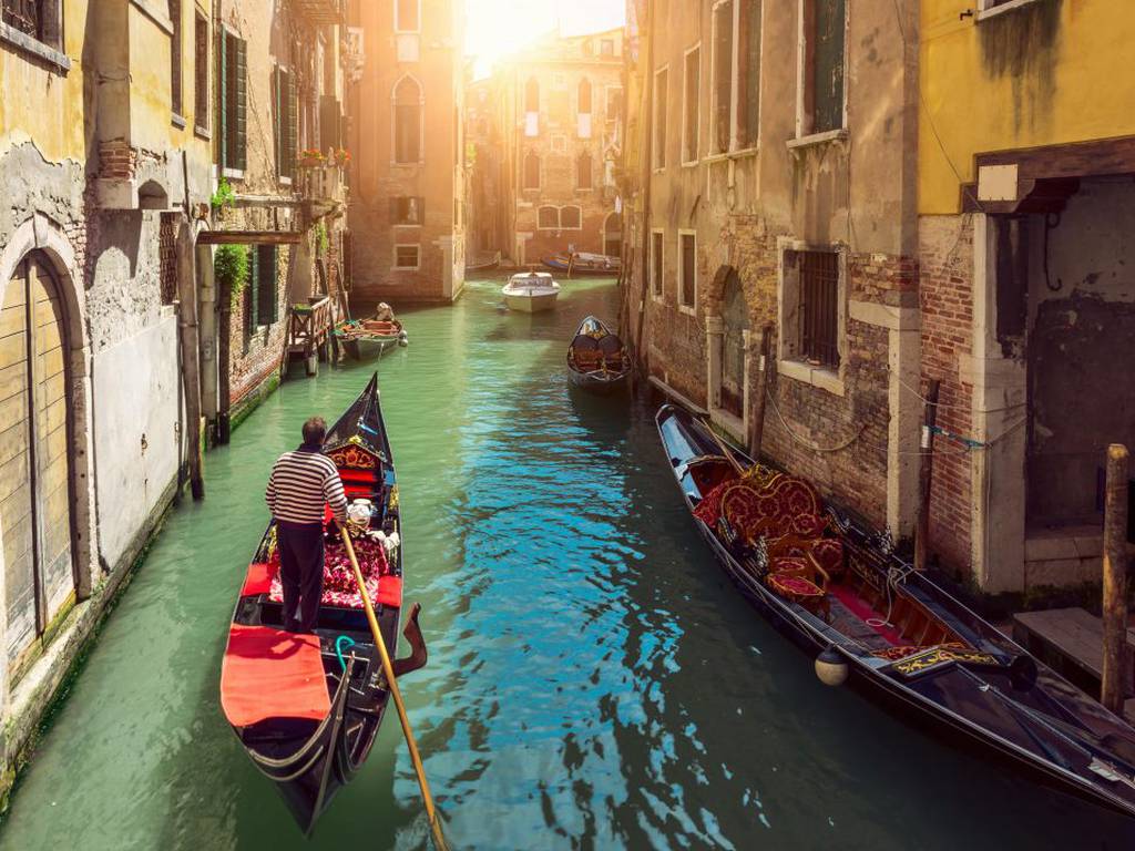 Los canales de Venecia se quedan sin agua por los niveles bajos de marea