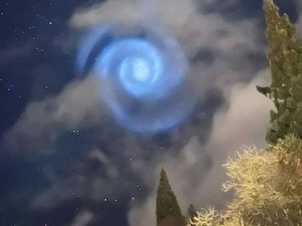 Extraño remolino de luces apareció en el cielo de Nueva Zelanda